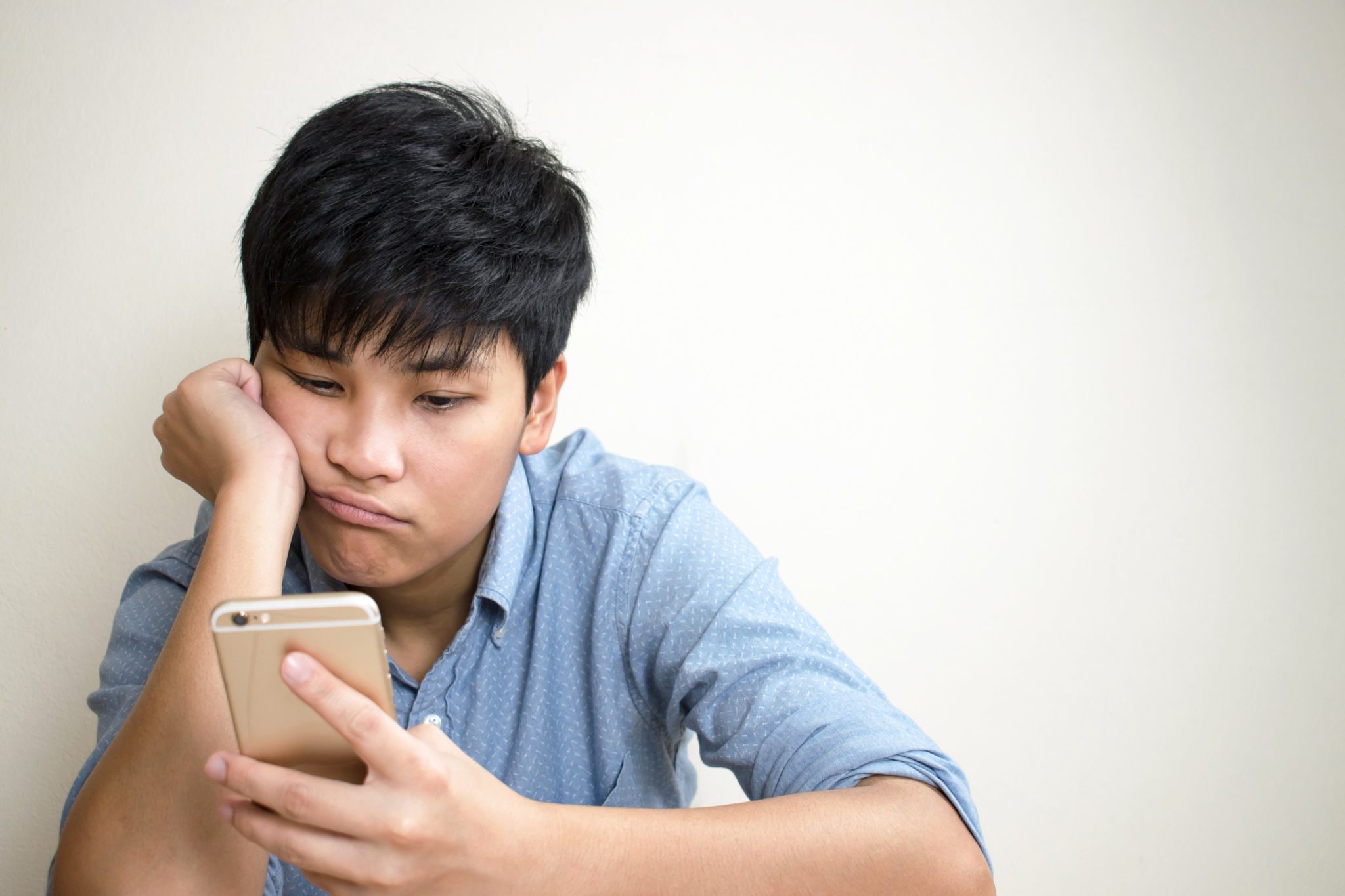 Why Is Nothing Loading On My Phone? 5 Common Reasons